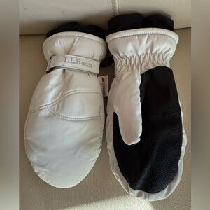 L.L. Bean Kids Mittens - size M NWOT